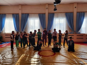 "Дружба и братство - дороже богатсва!"